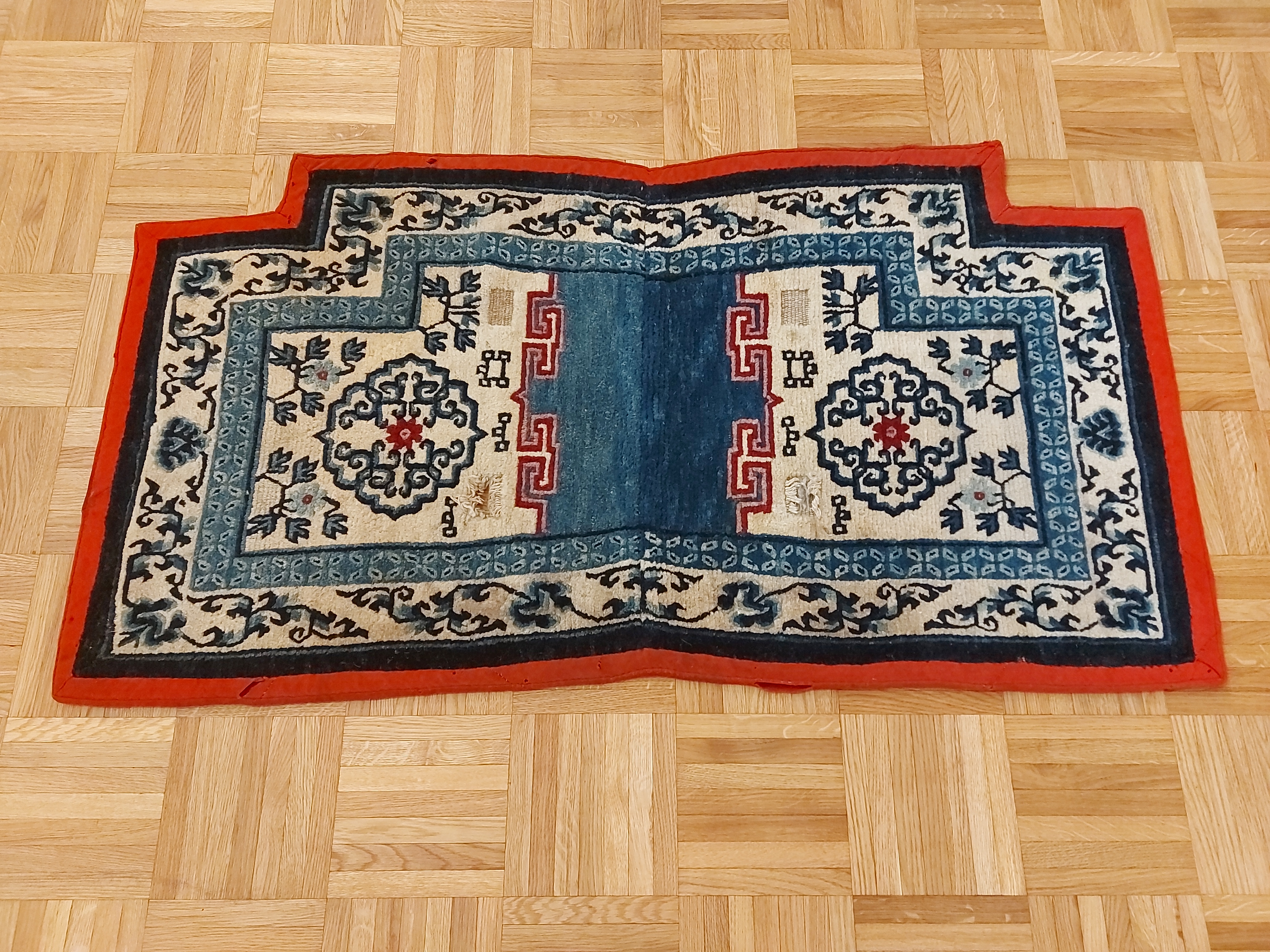 Tibet Khaden Sattel *antik* Ende 19. Jhd. 114x62cm Tibet Khaden Sattel *antik* Ende 19. Jhd. 114x62cm