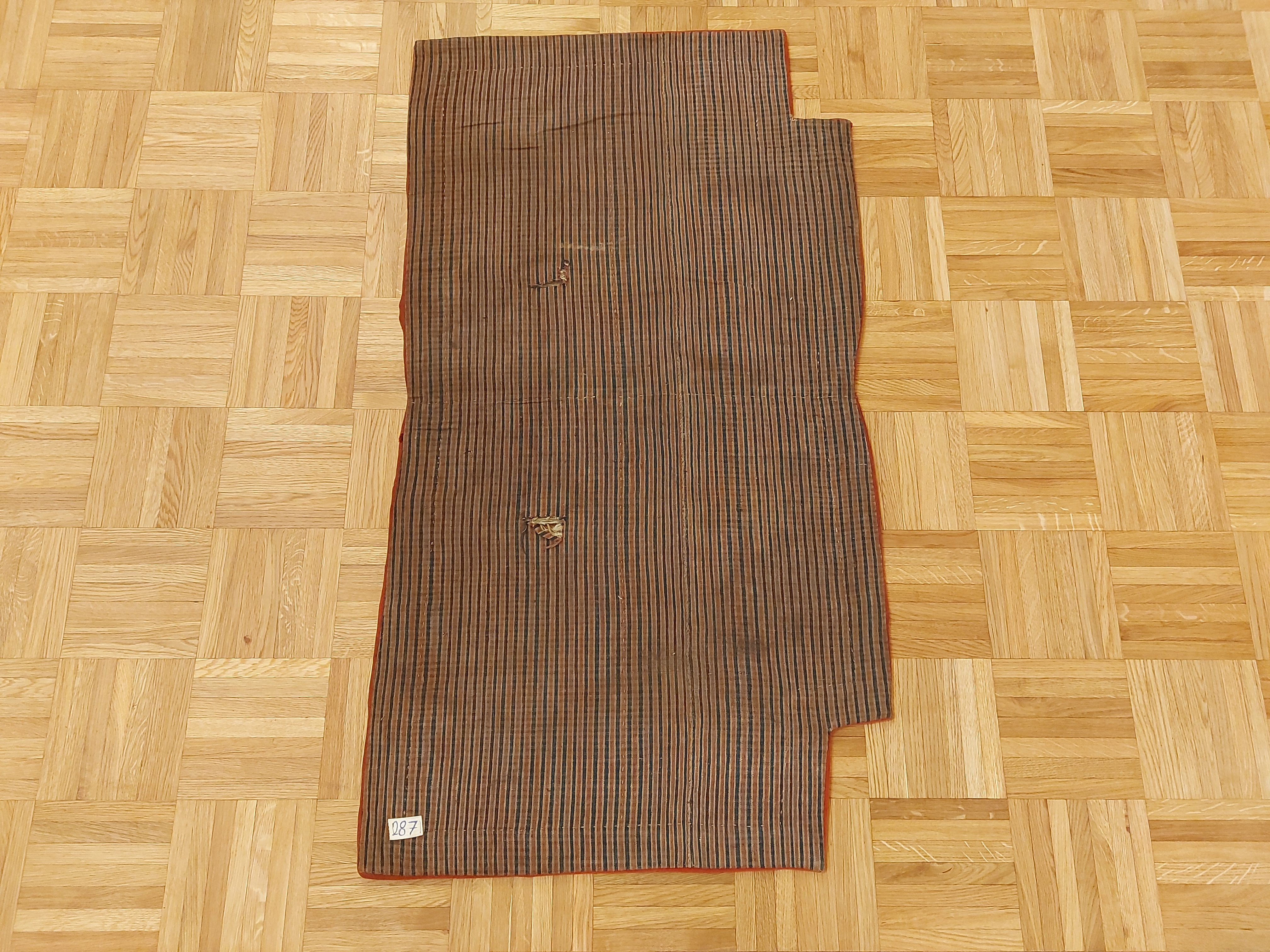Tibet Khaden Sattel *antik* Ende 19. Jhd. 114x62cm Tibet Khaden Sattel *antik* Ende 19. Jhd. 114x62cm