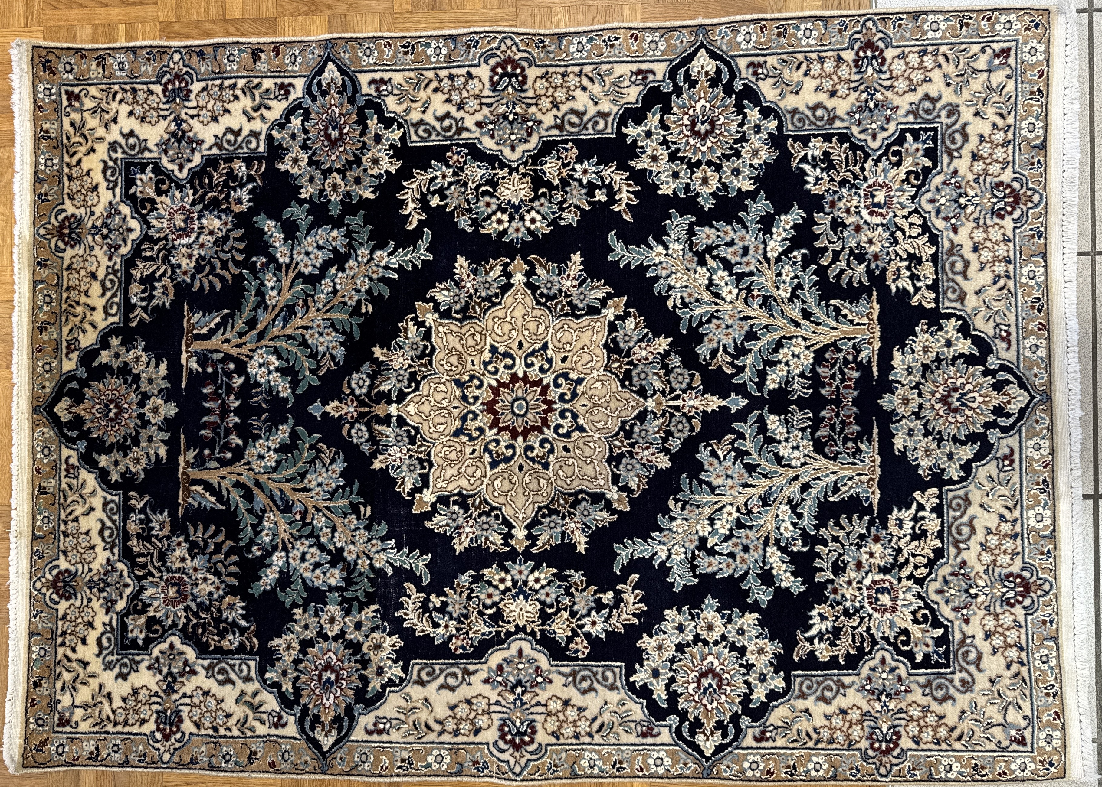 Nain *mit Seide 135 x 97cm