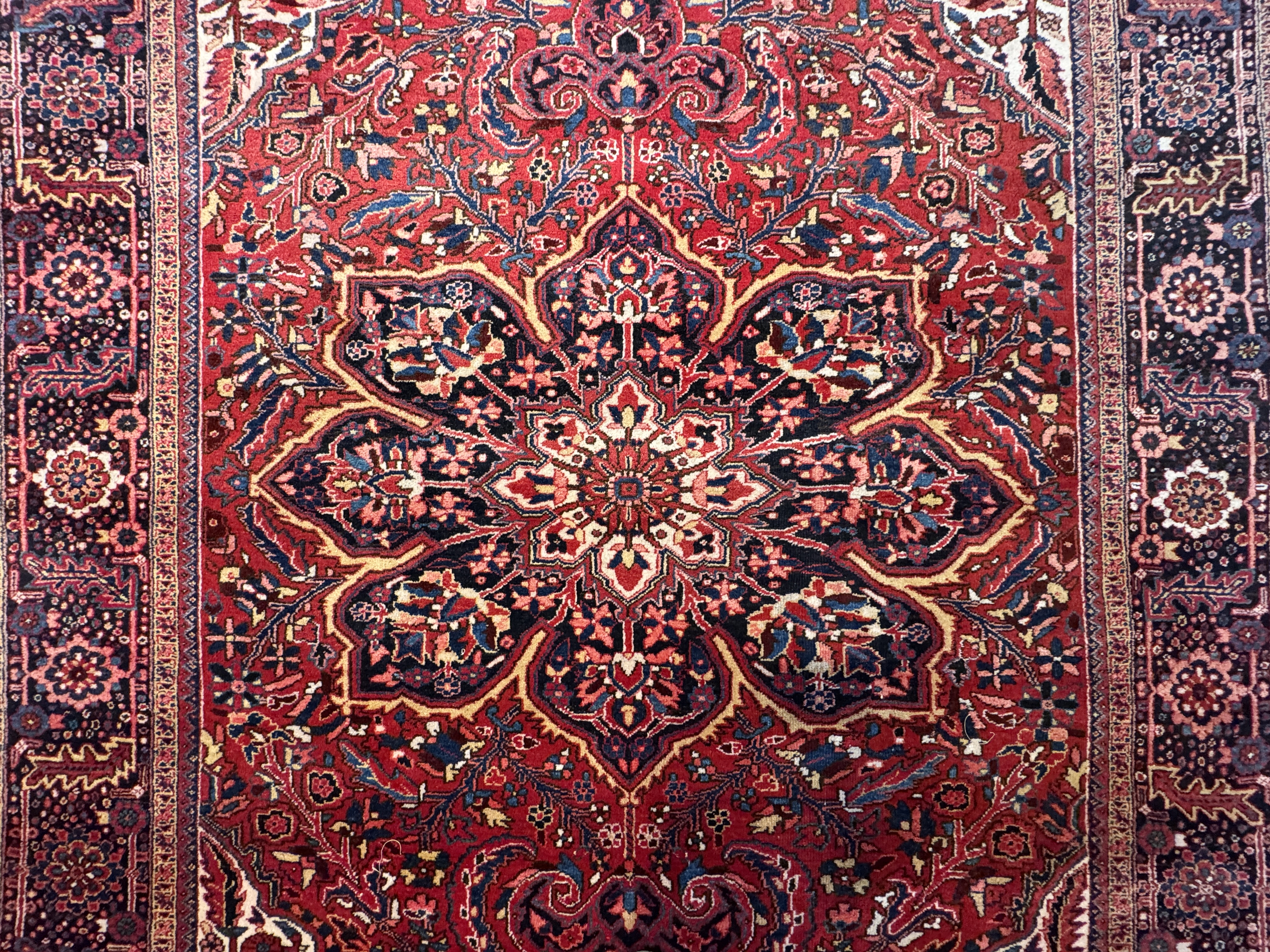 Heris - Persien* 3,60x2,60cm
