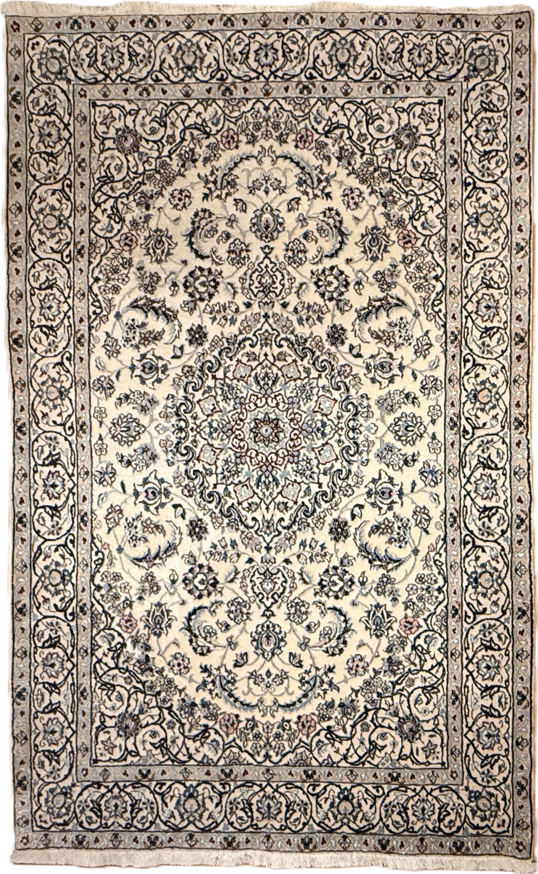 Nain *mit Seide* 244 x 153