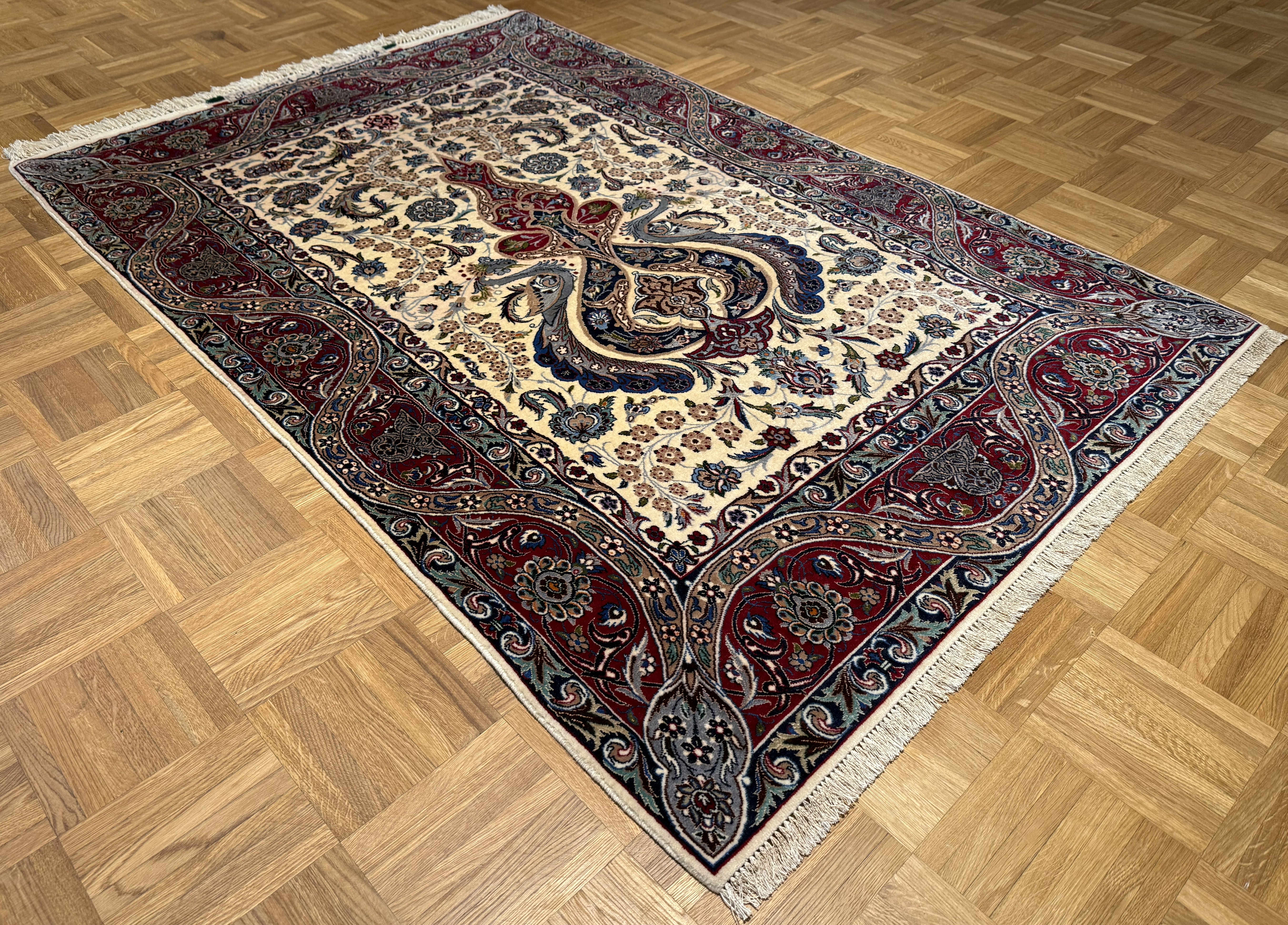 Isfahan *mit seide**signiert**neu* 163 x 110