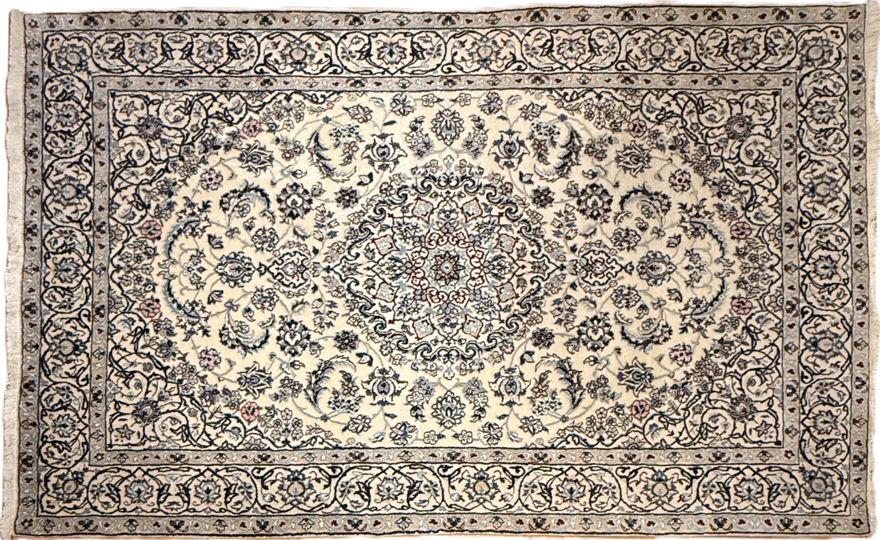 Nain *mit Seide* 244 x 153