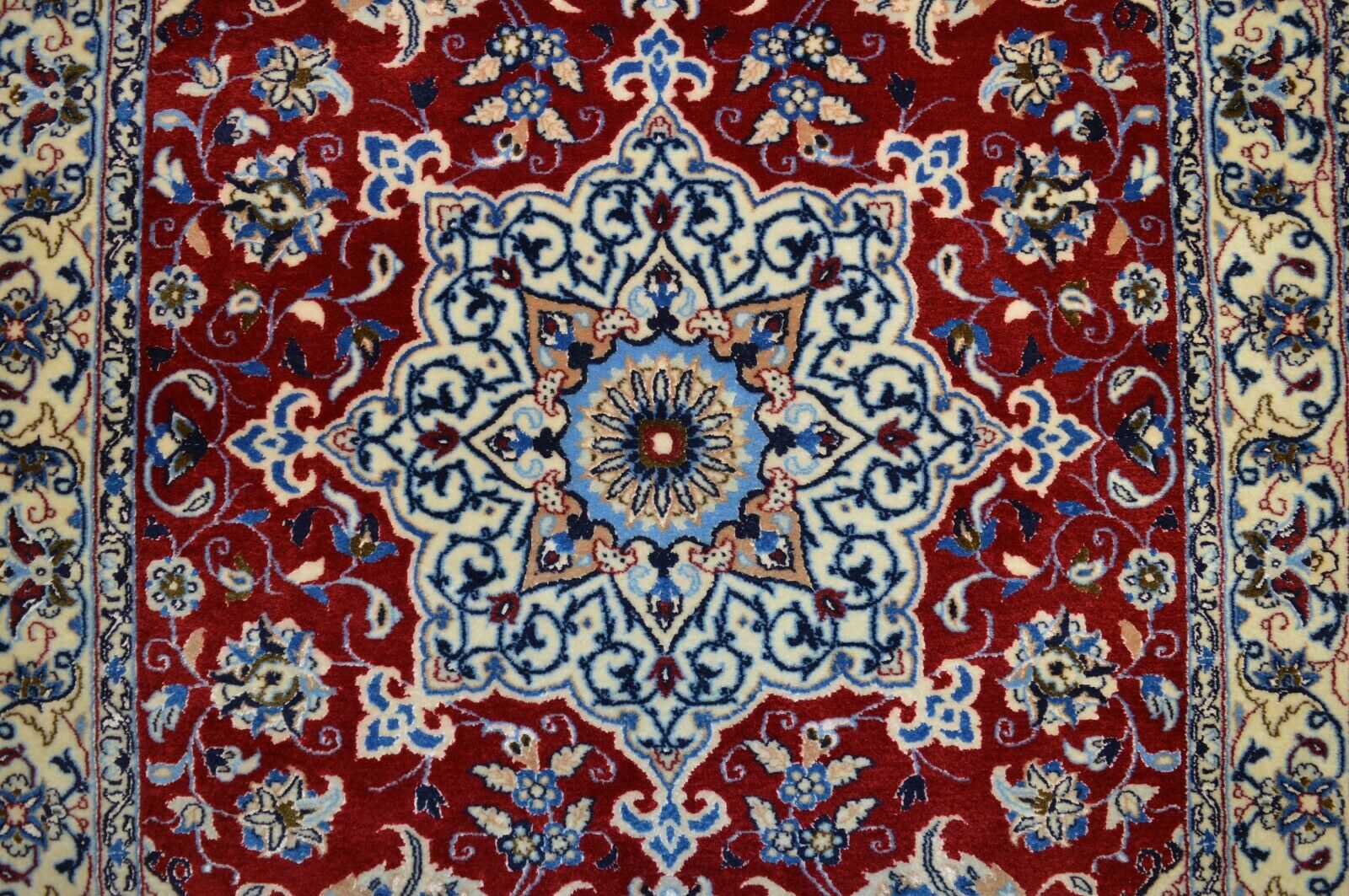 Nain *mit Seide* 136x94