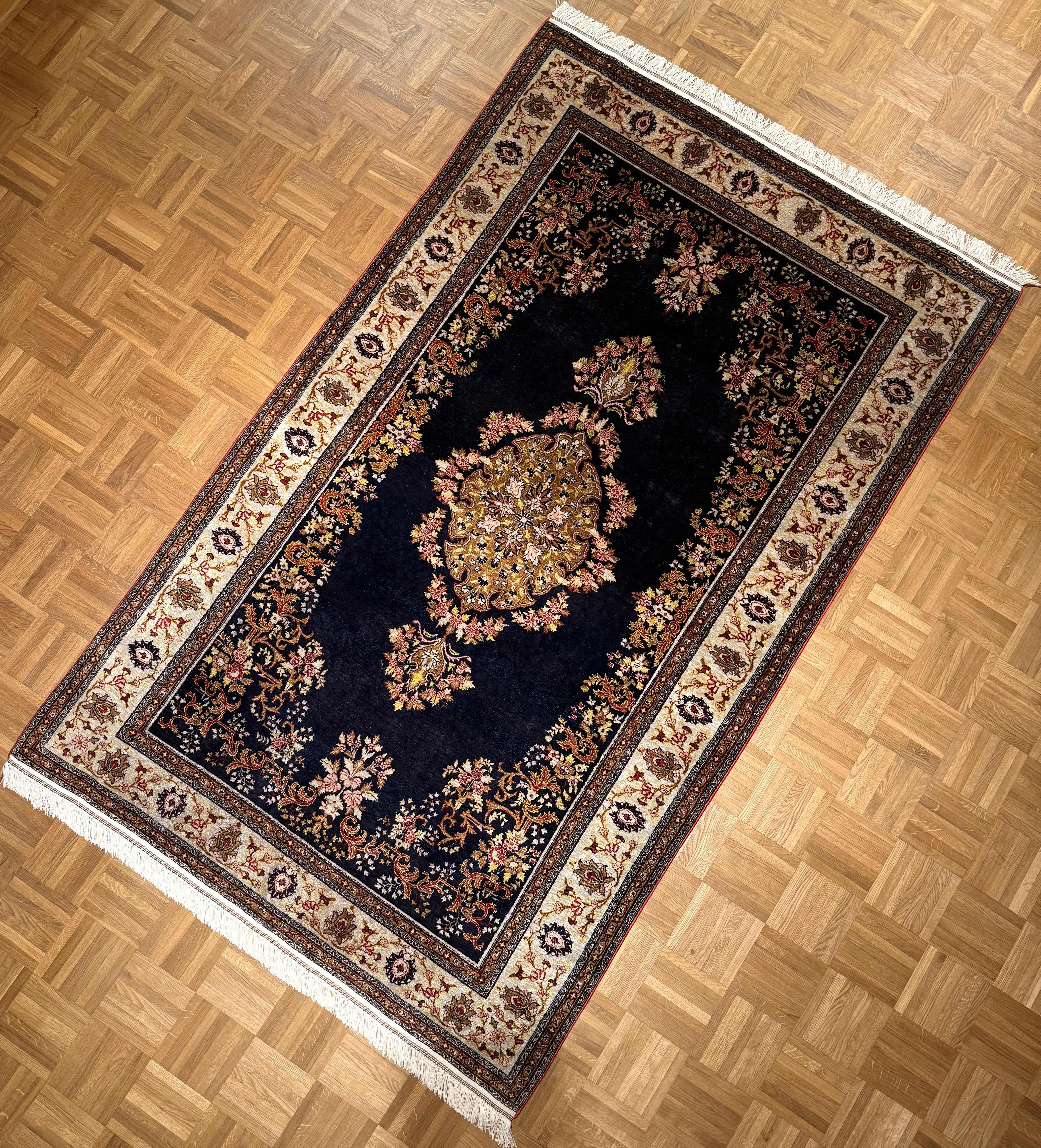 Ghom Seide *seide* 224 x 140