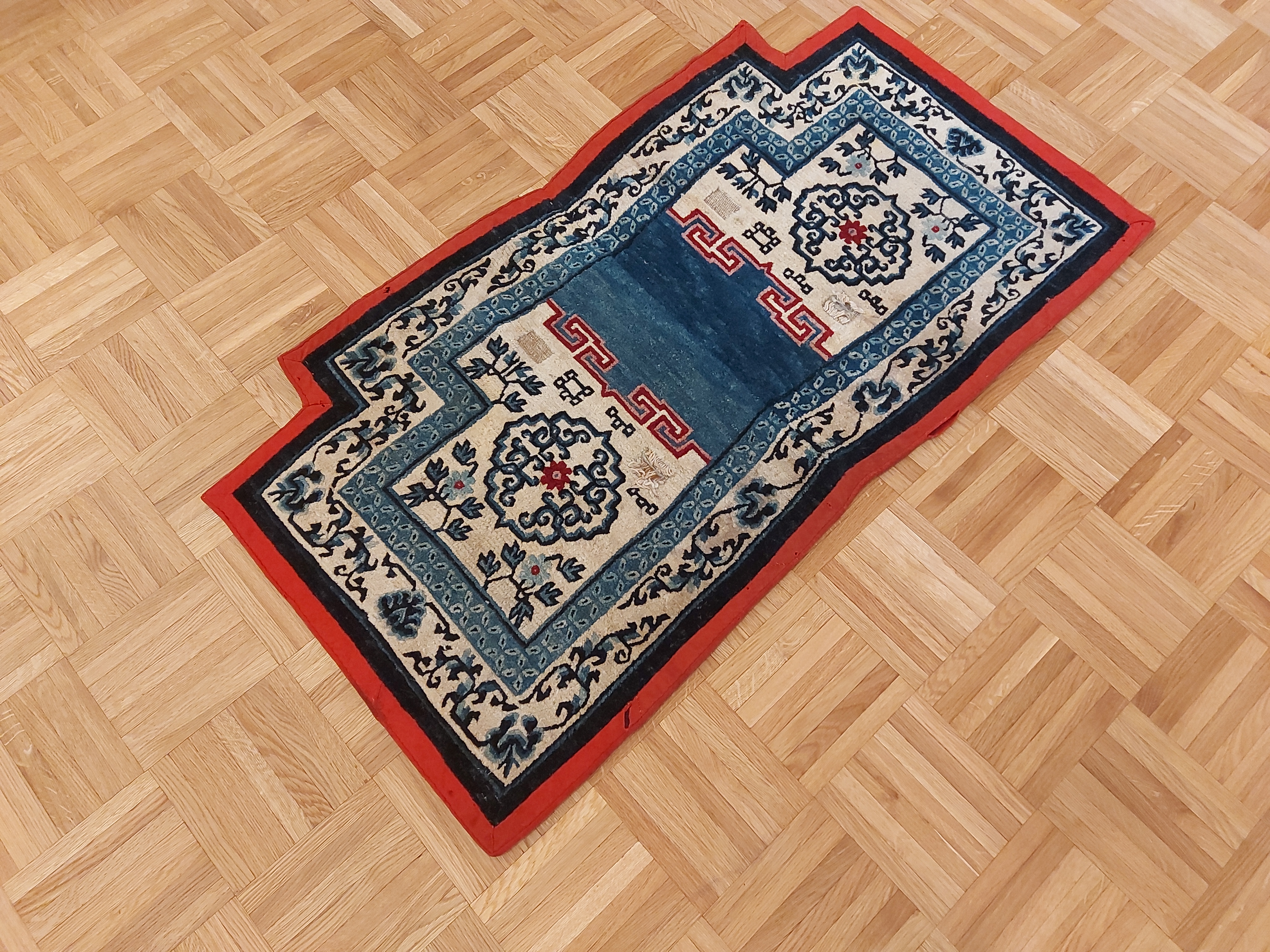 Tibet Khaden Sattel *antik* Ende 19. Jhd. 114x62cm Tibet Khaden Sattel *antik* Ende 19. Jhd. 114x62cm