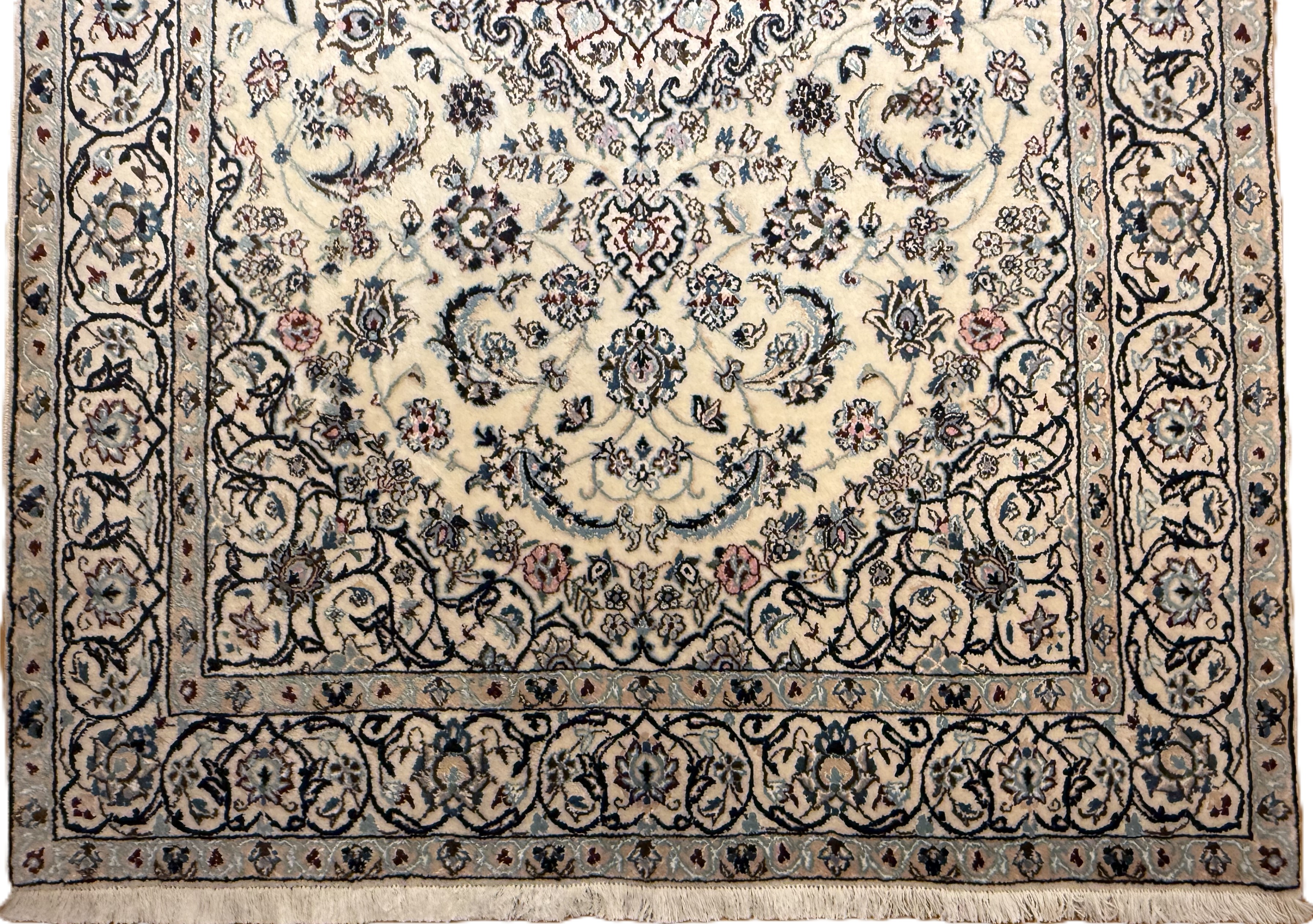 Nain *mit Seide* 244 x 153