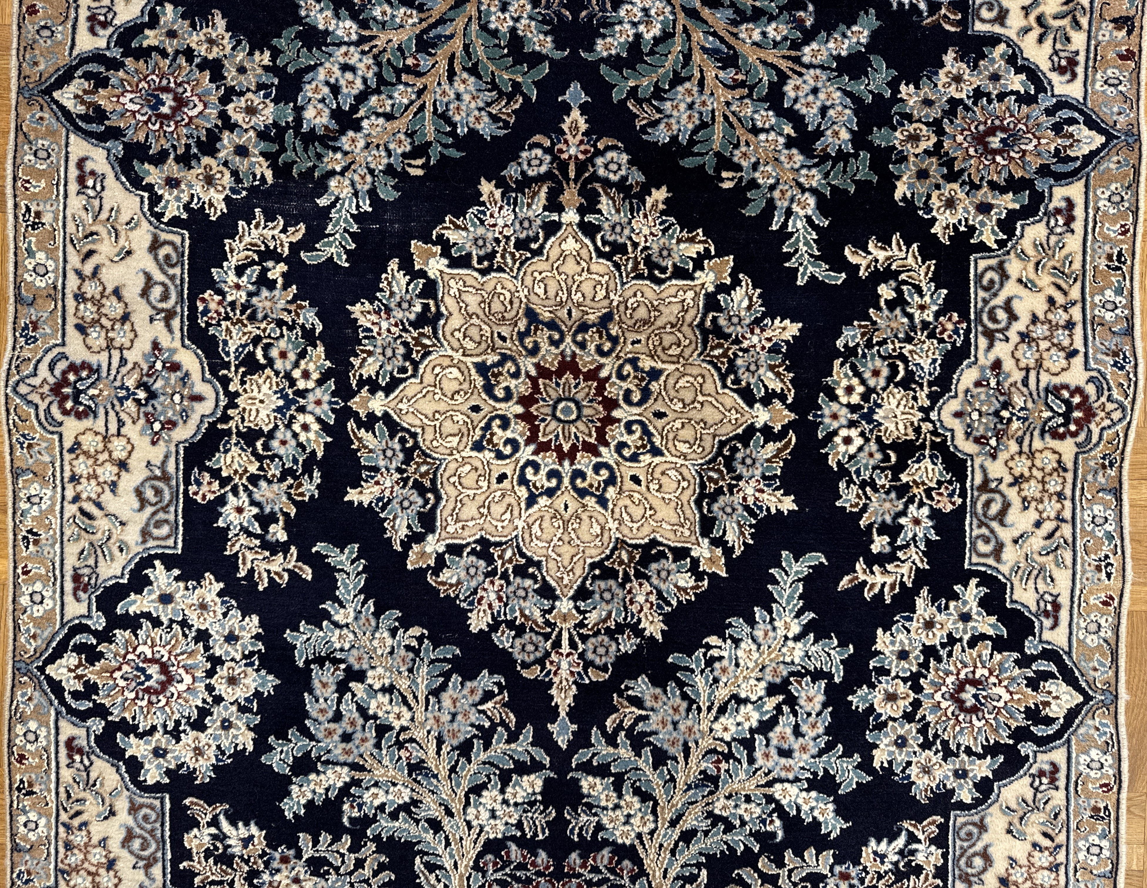 Nain *mit Seide 135 x 97cm