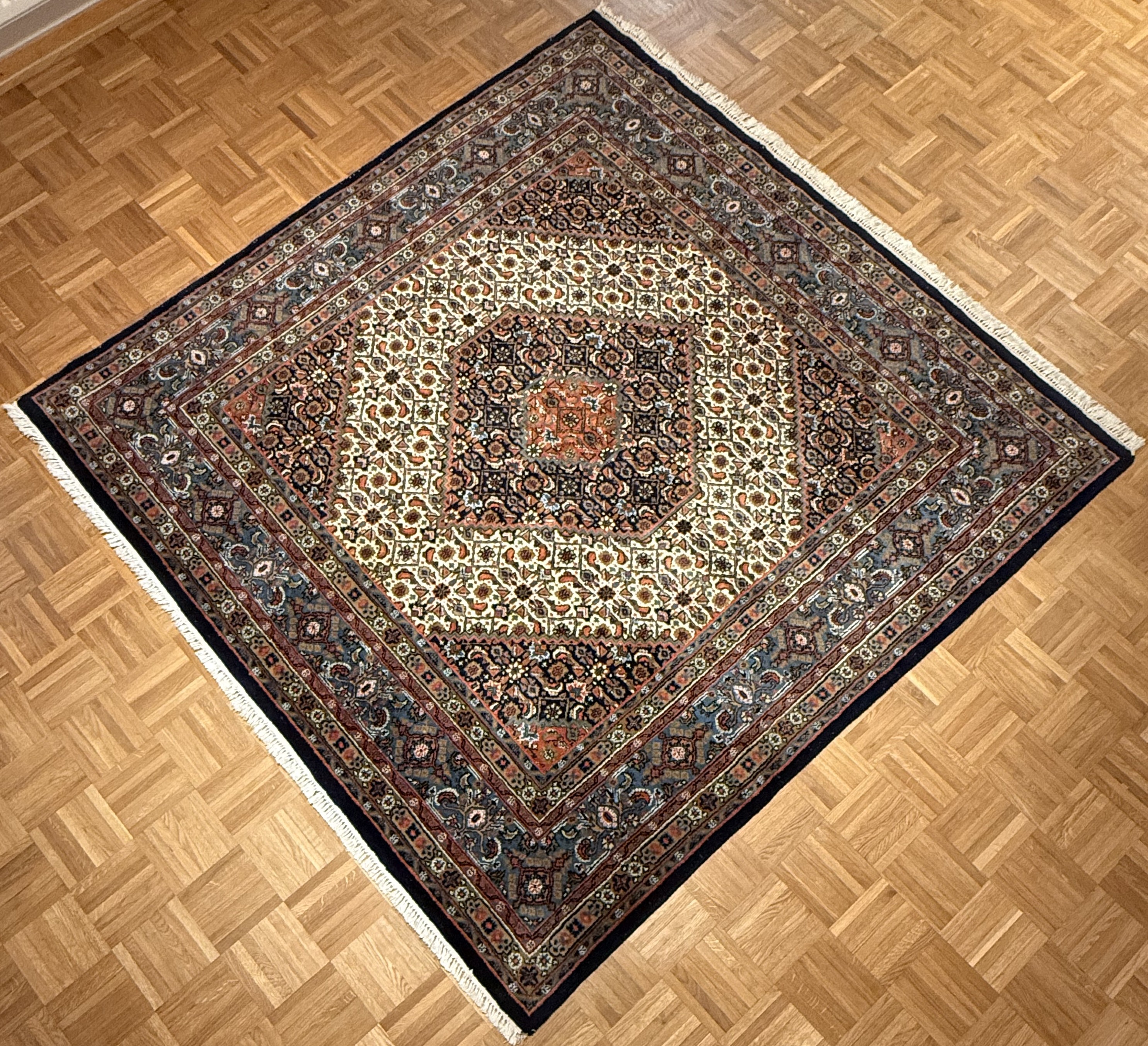 Moud Quadrat 196 x 195