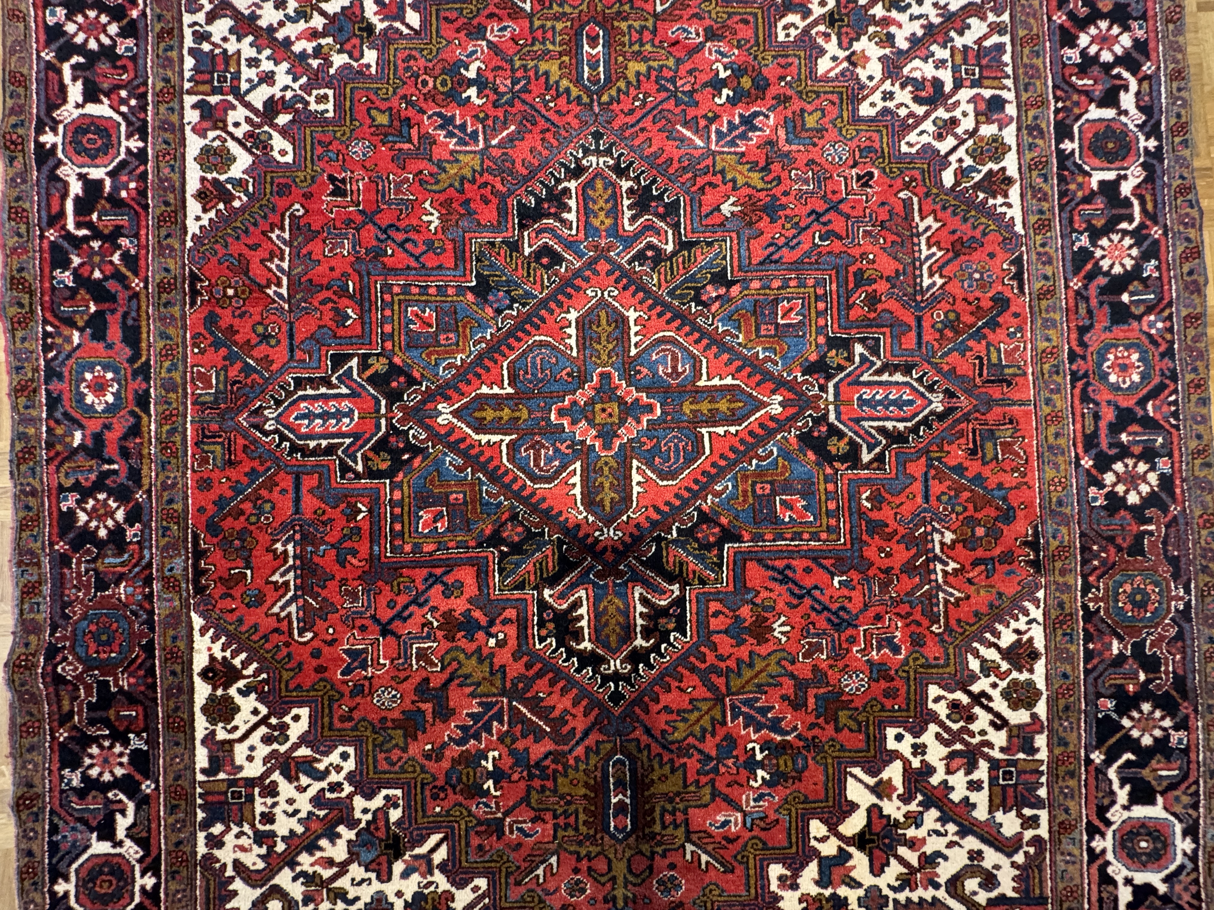Heris - Persien* 3,30x2,45cm