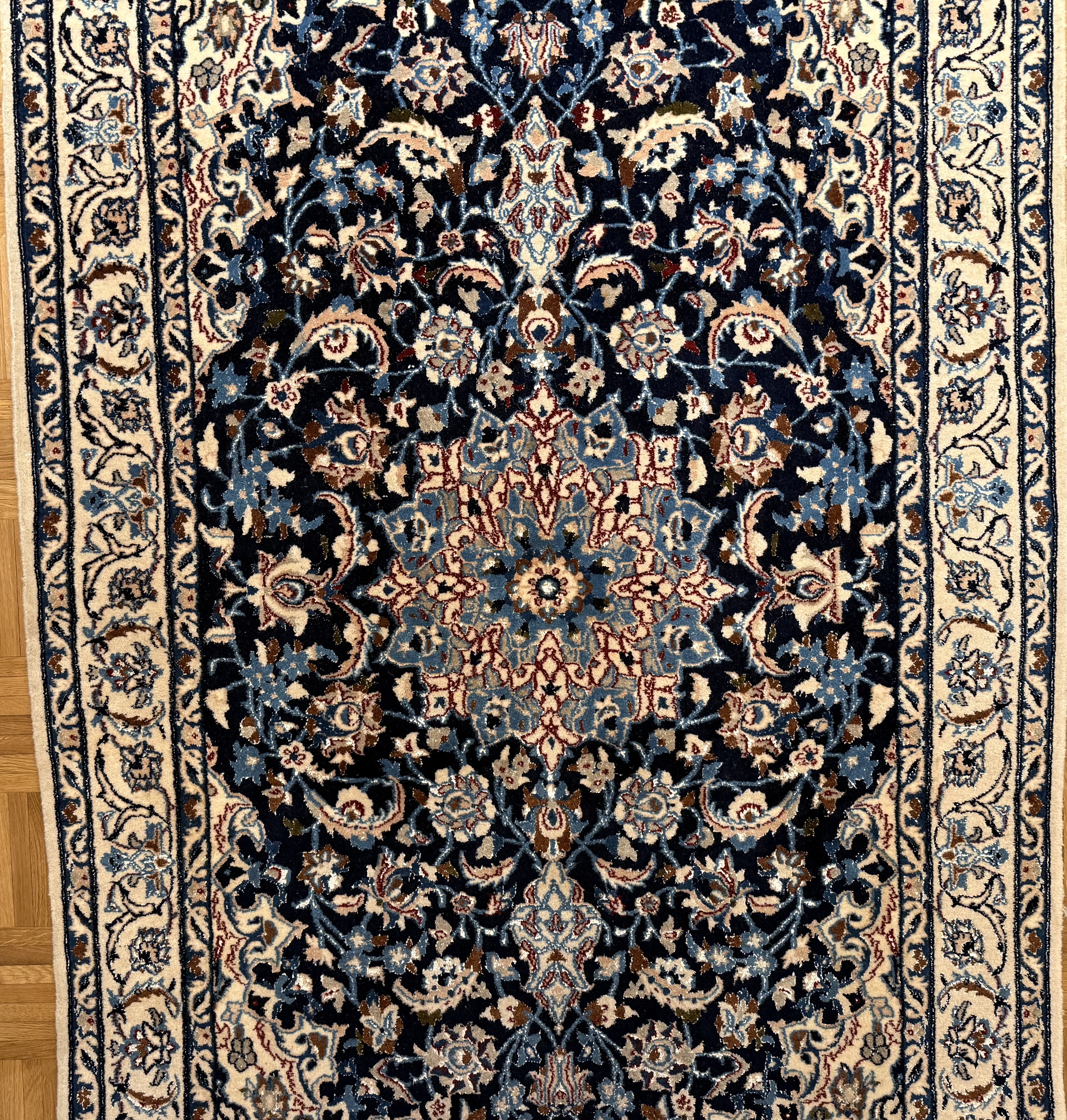 Nain 9La mit Seide 200 x 119