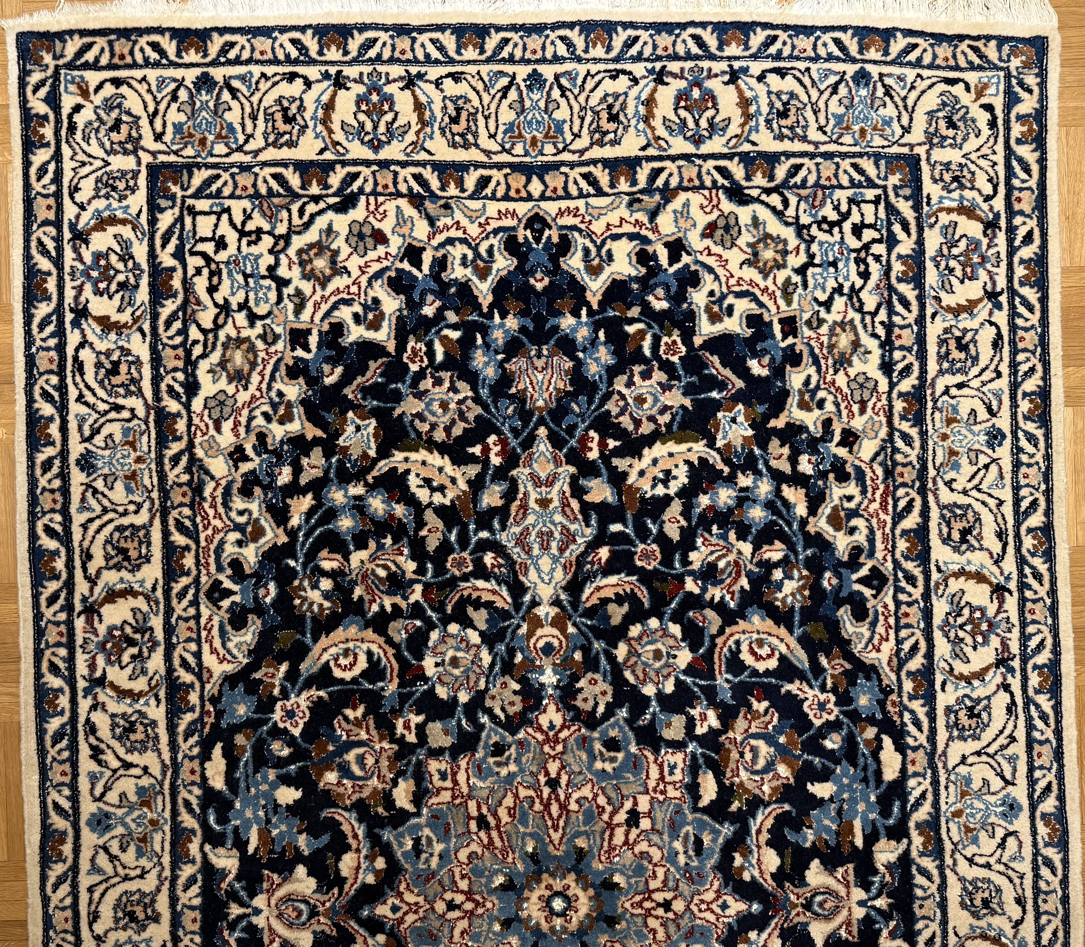 Nain 9La mit Seide 200 x 119